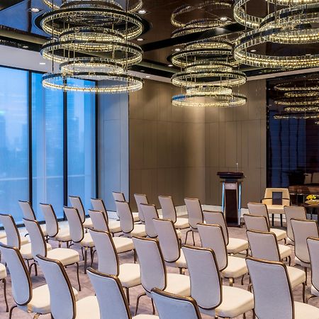 Regent Shanghai Pudong - Complimentary First Round Minibar Per Stay - Including A Bottle Of Wine Exterior photo