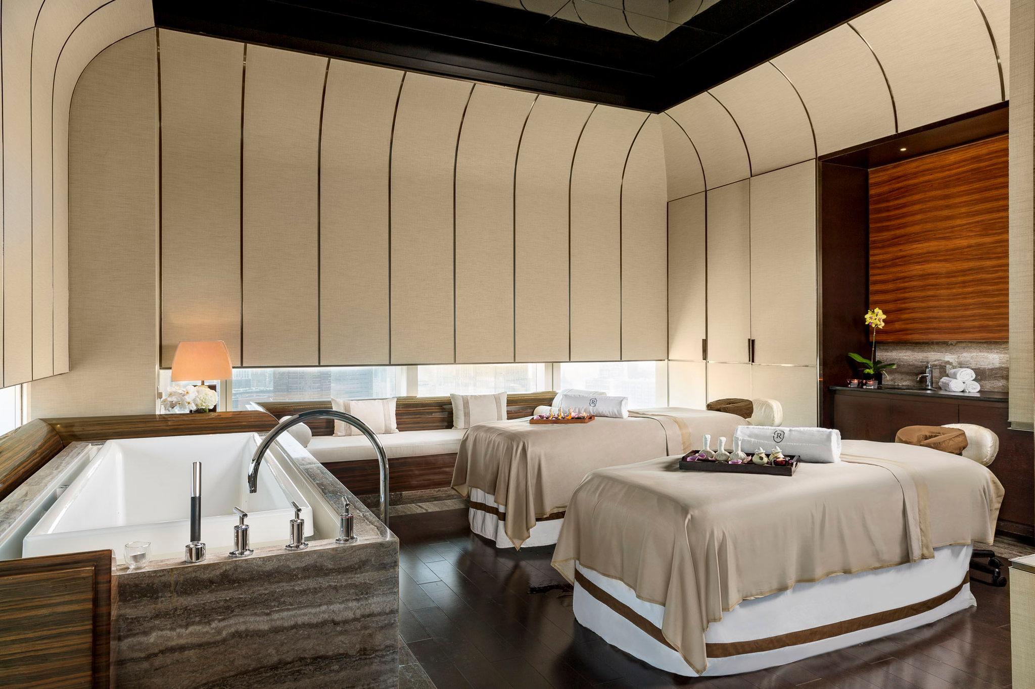 Regent Shanghai Pudong - Complimentary First Round Minibar Per Stay - Including A Bottle Of Wine Exterior photo