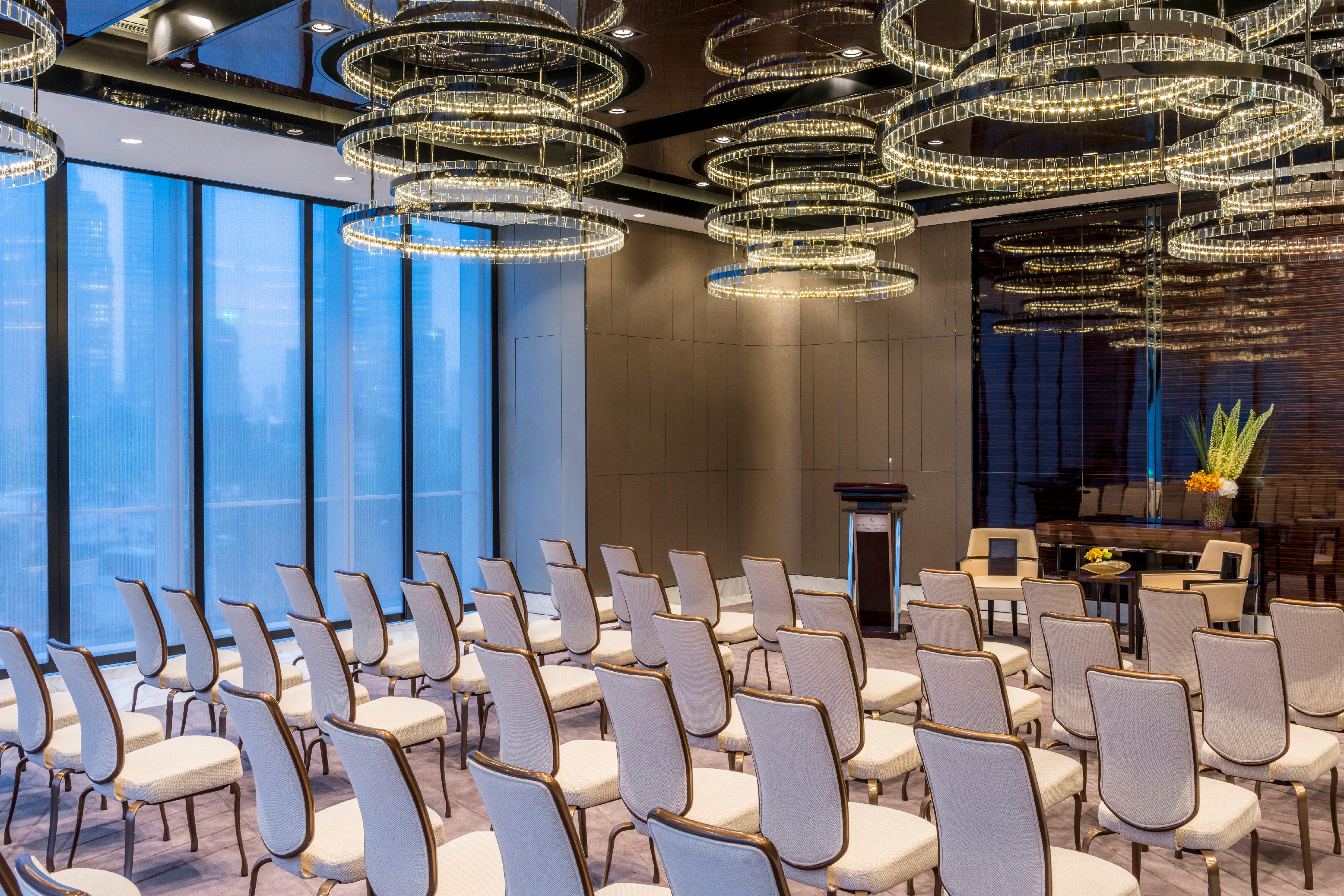 Regent Shanghai Pudong - Complimentary First Round Minibar Per Stay - Including A Bottle Of Wine Exterior photo