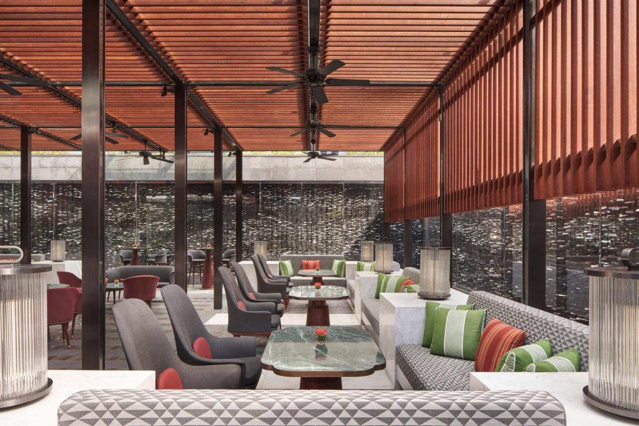Regent Shanghai Pudong - Complimentary First Round Minibar Per Stay - Including A Bottle Of Wine Exterior photo