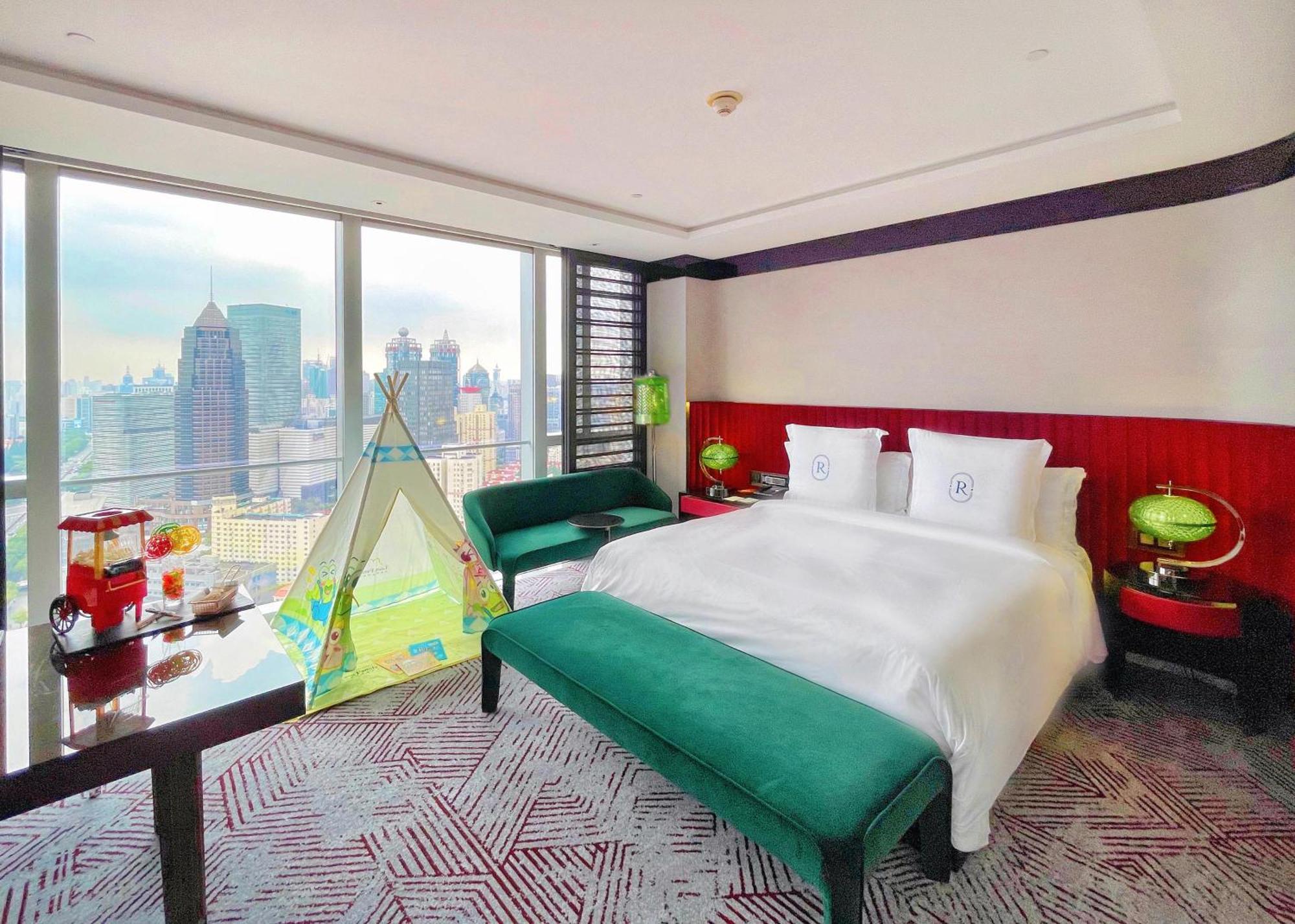 Regent Shanghai Pudong - Complimentary First Round Minibar Per Stay - Including A Bottle Of Wine Exterior photo